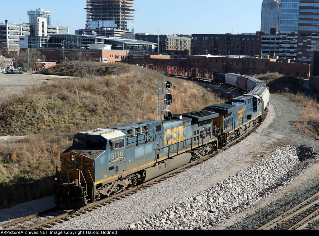 CSX 5116 & 7221 lead train F741-15 at Boylan